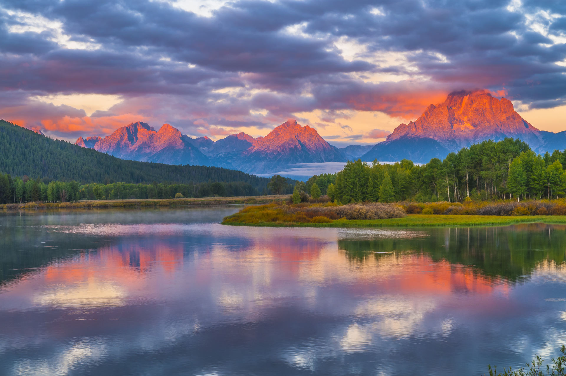 Sunrise overlooking Oxbow Bend in Grand Teton National Park